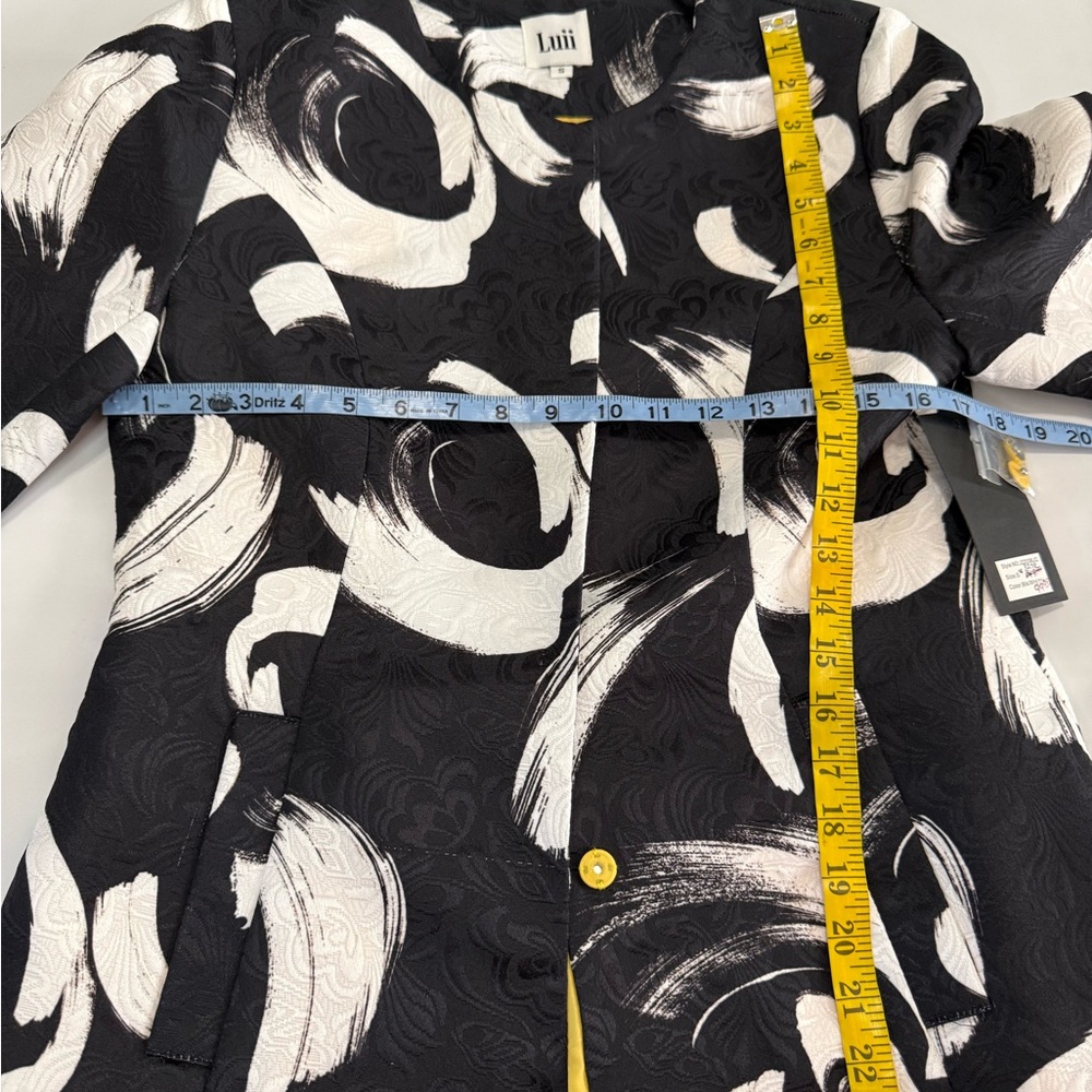Luii NWT Black & White and yellow Swirl Jacket in size small - Picture 13 of 14